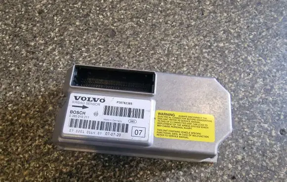 Volvo V70 Airbag control unit/module 8951033030