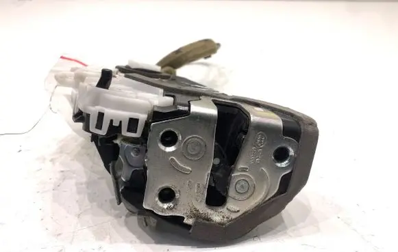 Honda CR-V Rear door lock 
