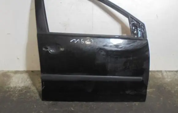 Volkswagen Polo IV 9N3 Front door 
