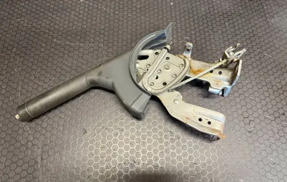 Suzuki Swift I Handbrake/parking brake lever assembly 6215