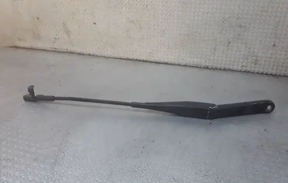 Ford Focus Front wiper blade arm 4M5117526AD