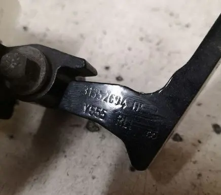 Volvo V40 Rear door lower hinge 31352694