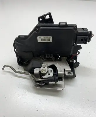 Audi A6 S6 C5 4B Front door lock 4B1837016G
