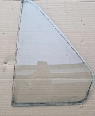 Volkswagen Jetta I Rear vent window glass 173845215 DELODUR