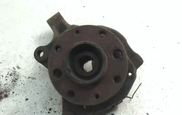 Renault 21 Front wheel hub spindle knuckle 