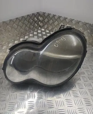 Mercedes-Benz C W203 Headlight/headlamp A2038200761