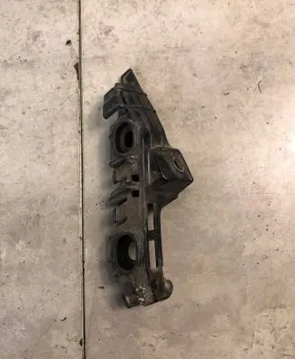 Volkswagen PASSAT B8 Front bumper mounting bracket 3G0807049 3G0807050
