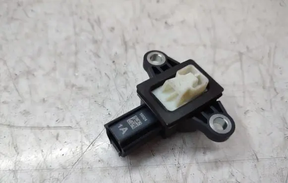 Hyundai Tucson TL Airbag deployment crash/impact sensor 95920B1050