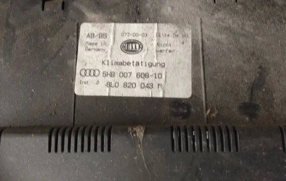 Audi A3 S3 8L Climate control unit 8L0820043M 5HB00760810 5770005