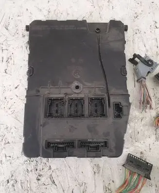 Renault Scenic II - Grand scenic II BSM Control unit S118400150F 8200412548