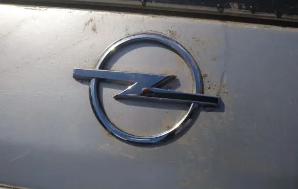 Opel Zafira A Manufacturer badge logo/emblem 