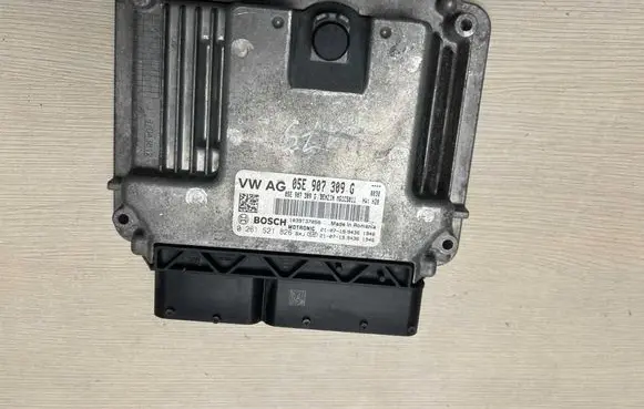 Volkswagen Golf VIII Engine control unit/module 05E907309G