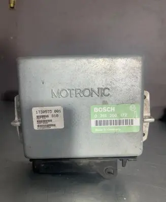 BMW 5 E34 Engine control unit/module 0261200172