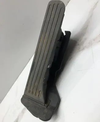 Volkswagen PASSAT B6 Accelerator throttle pedal 1K2723503M 6PV00874501