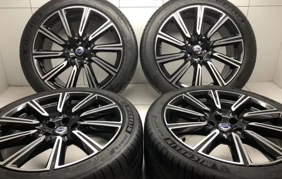 Volvo XC40 R19 alloy rim 