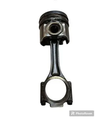 Volkswagen PASSAT B6 Piston with connecting rod 