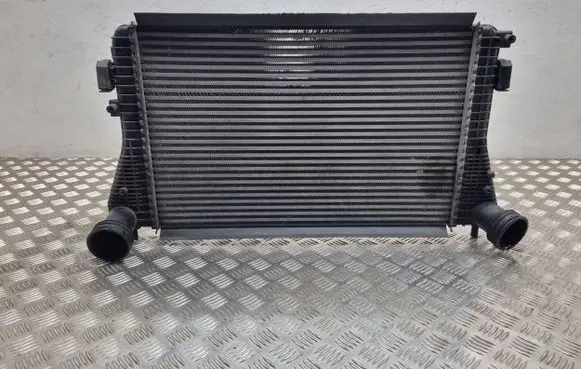 Volkswagen PASSAT B6 Intercooler radiator 1K0145805G
