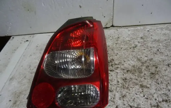 Renault Twingo II Rear/tail lights 8200387889 2VA965454