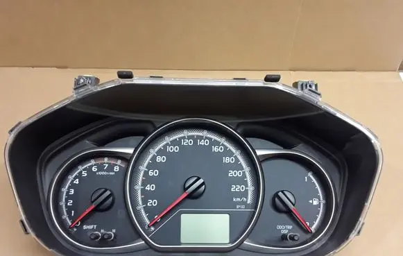 Toyota Yaris Speedometer (instrument cluster) 838000UB10
