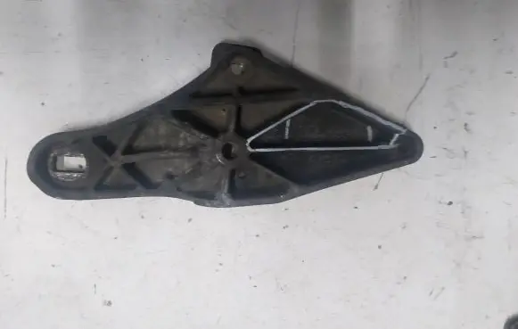 Audi A8 S8 D2 4D Engine mounting bracket 4D0199603E