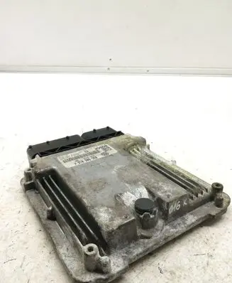 Volkswagen PASSAT B7 Engine control unit/module 03G906016K 0281012237