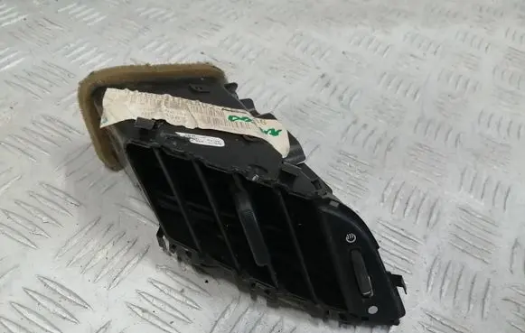 Ford Fiesta Dashboard side air vent grill/cover trim d2BB18A802AB 0064382