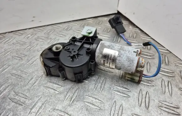 BMW X6 E71 Seat adjustment motor 0390204007 071013F 9118467