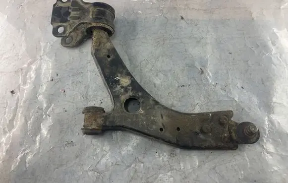 Ford Focus Front lower control arm/wishbone