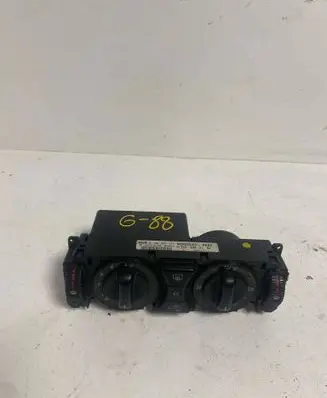 Mercedes-Benz E W210 Climate control unit 2108303185 9140010371