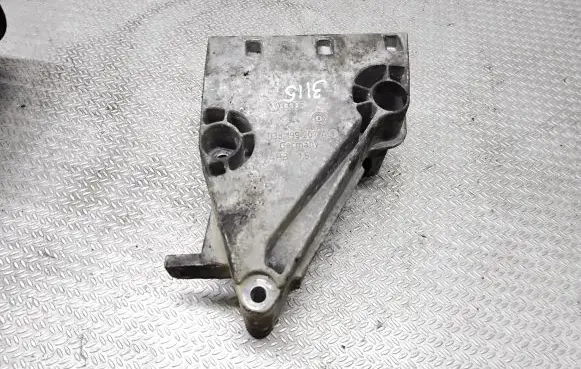 Seat Ibiza IV (6J,6P) Engine mounting bracket 038199207A