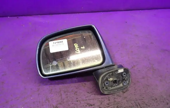 Hyundai Trajet Front door electric wing mirror