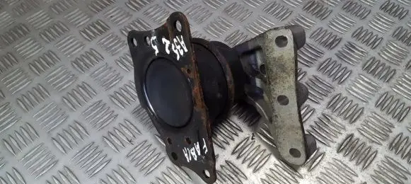 Skoda Fabia Mk1 (6Y) Engine mount bracket 6q0199262an 6q0199185