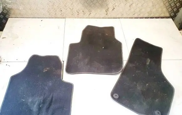 Skoda Superb B6 (3T) Front floor carpet liner 3T1863011D