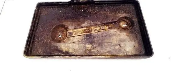 Mazda 6 Battery box tray