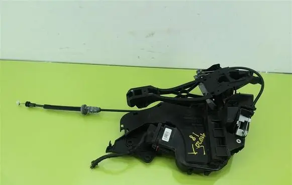 Volvo V50 Rear door lock LH30699111