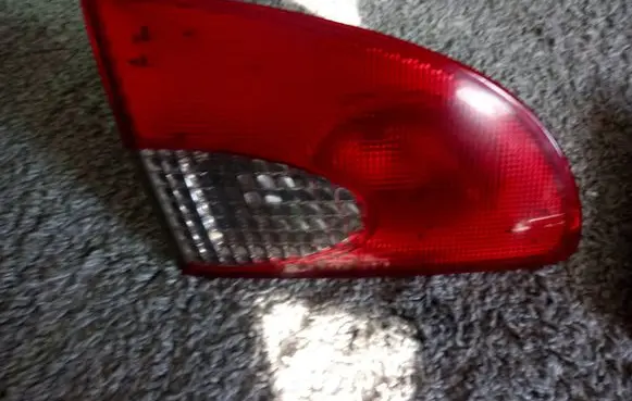 Toyota Avensis T220 Tailgate rear/tail lights