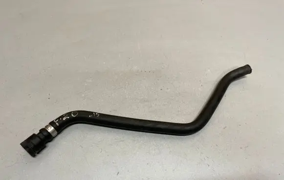 Engine coolant pipe/hose