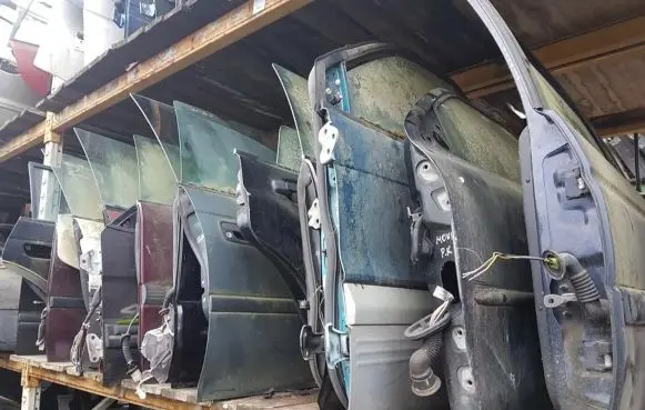 Ford Escort Rear door melynos