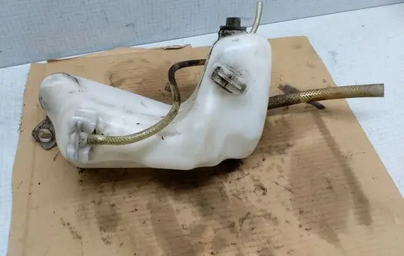 Mercedes-Benz E W211 Windshield washer fluid reservoir/tank 2118602160