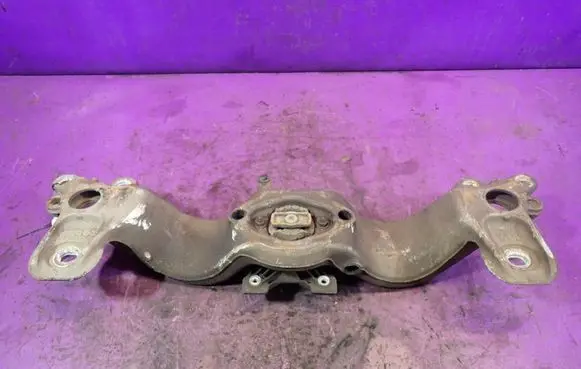 Audi A4 S4 B6 8E 8H Gearbox mounting bracket 
