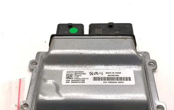 Peugeot 3008 II Engine control unit/module ECU 9844327780