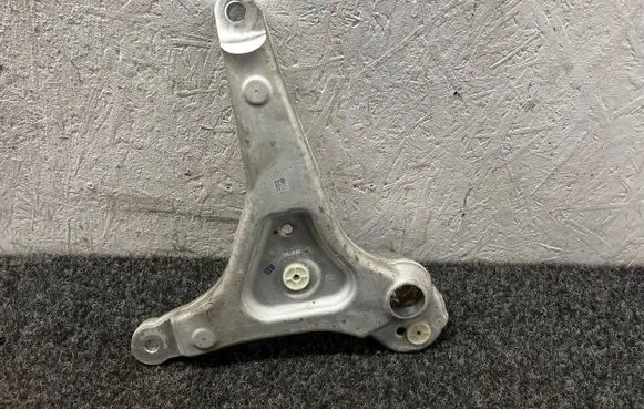 BMW i5 G60 Front shock absorber mounting bracket 6898522 31106898522