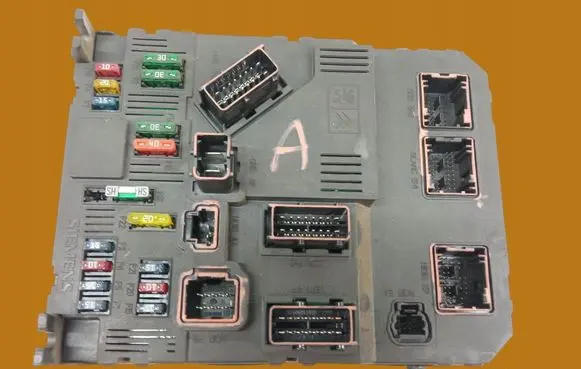 Peugeot 206 BSM Control unit 9652474880