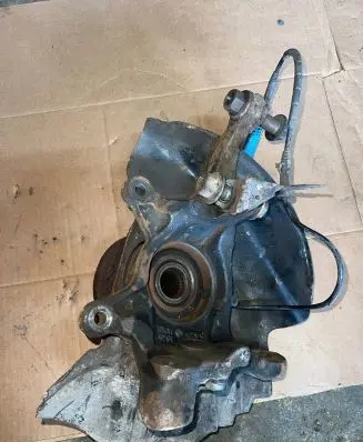 BMW X5 E53 Front wheel hub spindle knuckle 6761575