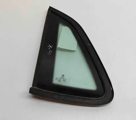 Volkswagen Polo VI Rear side window 2G4845297