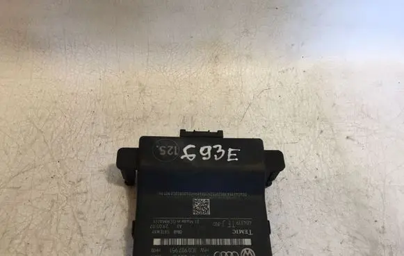 Volkswagen PASSAT B6 Gateway control module 3C0907530E