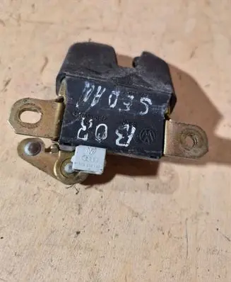 Volkswagen Bora Tailgate lock latch 8D5959469