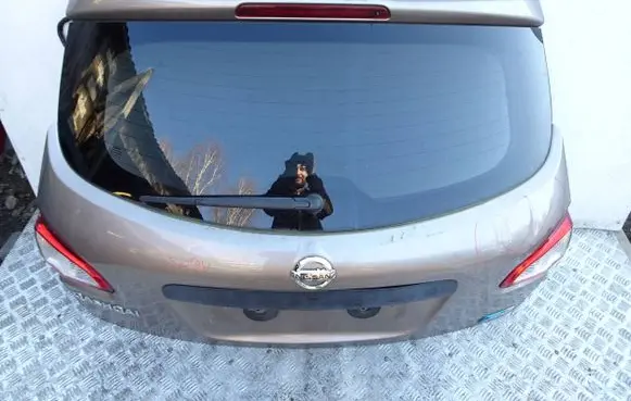 Nissan Qashqai Truck tailgate 