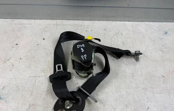 Citroen DS5 Front seatbelt 98028118XX