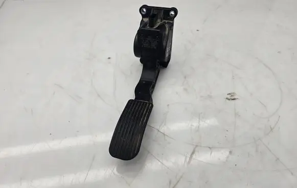 Mercedes-Benz Sprinter W906 Accelerator throttle pedal 0280755023 A4473000100 ZGS001Q001